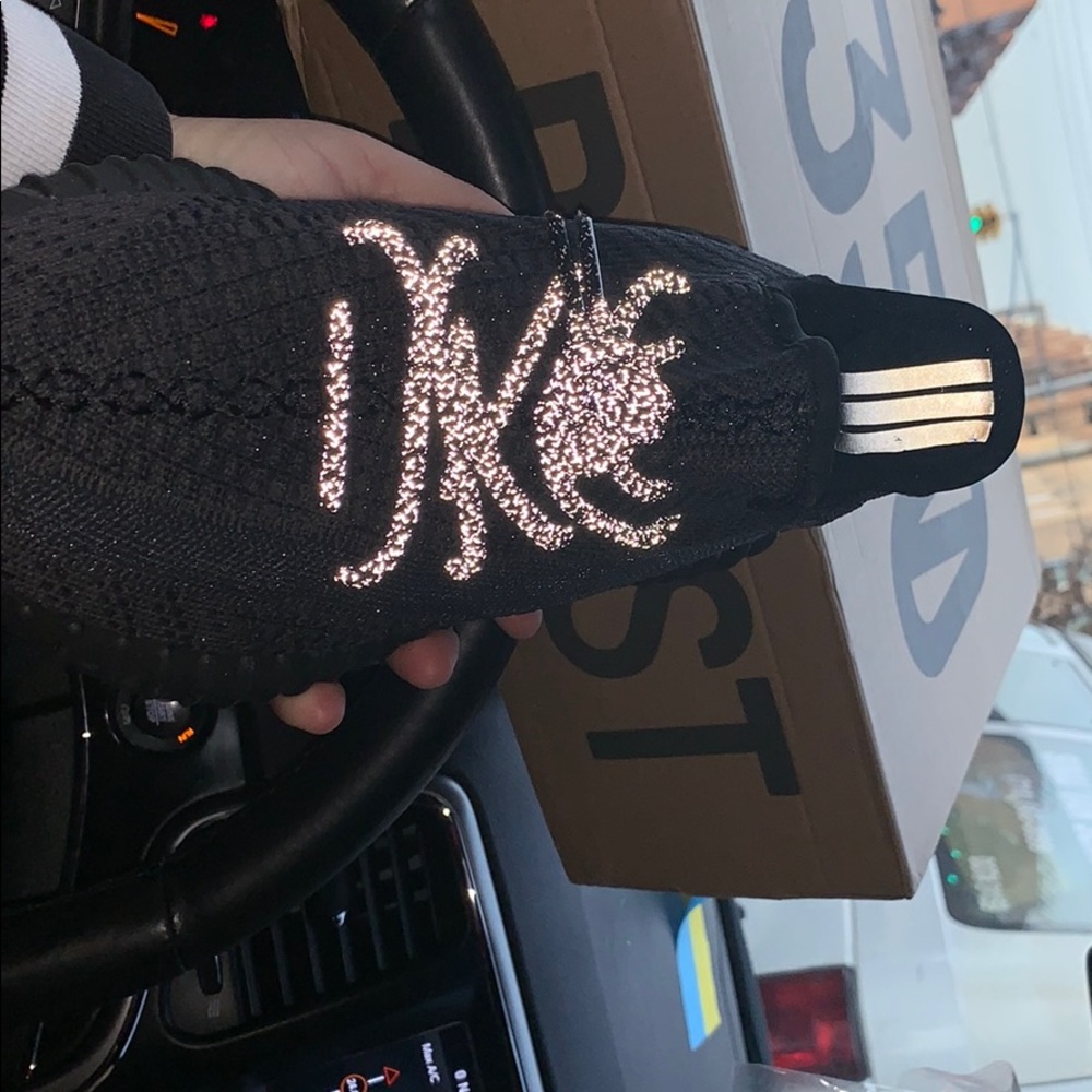Yeezy - Picture 2 of 4